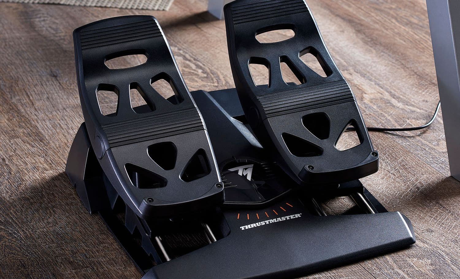 Pedal Thrustmaster T.Flight TFRP Rudder Pedals - Sistema S.M.A.R.T, 4 eixos, compatível PC e PS4/PS5 - Preto (Imagem 1)